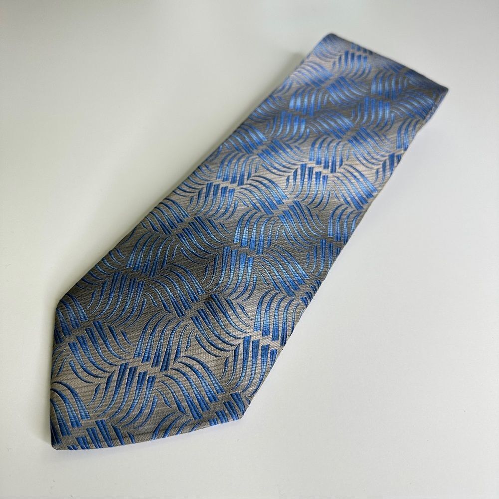Pronto-Uomo Vintage tie 100% Silk,Silver with Blue wave pattern